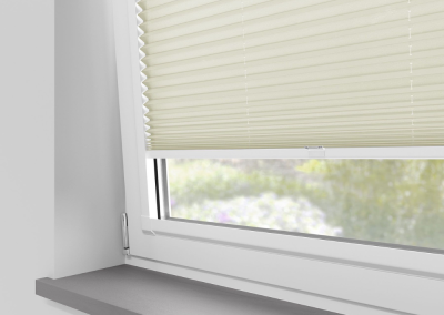 Light-filtering window blinds in white